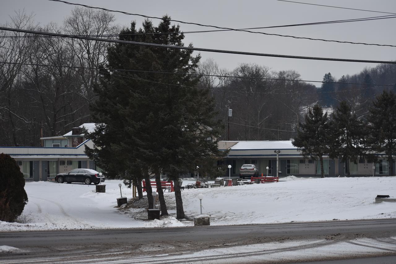 Casino Motel Swiftwater Exterior photo